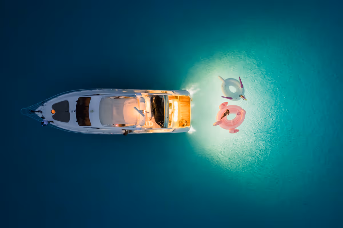 58 ft Azimut Luxury Yacht — photo 3