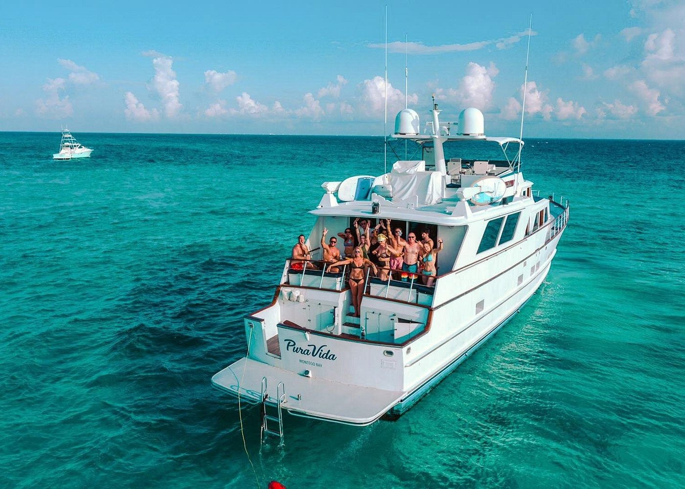 80 ft Luxury Yacht — photo 2